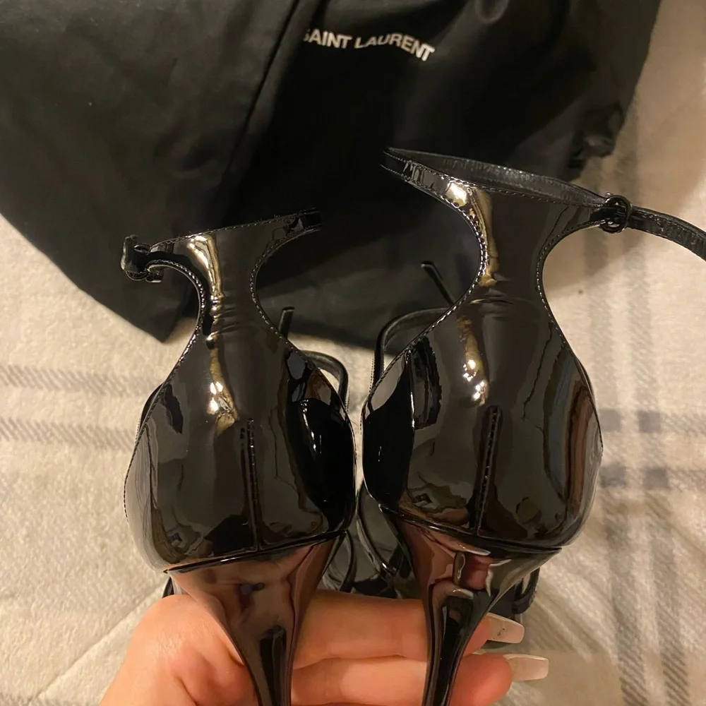 $1300 new from store - Yves saint laurent Cassandra heels black patent leather - Picture 10 of 12